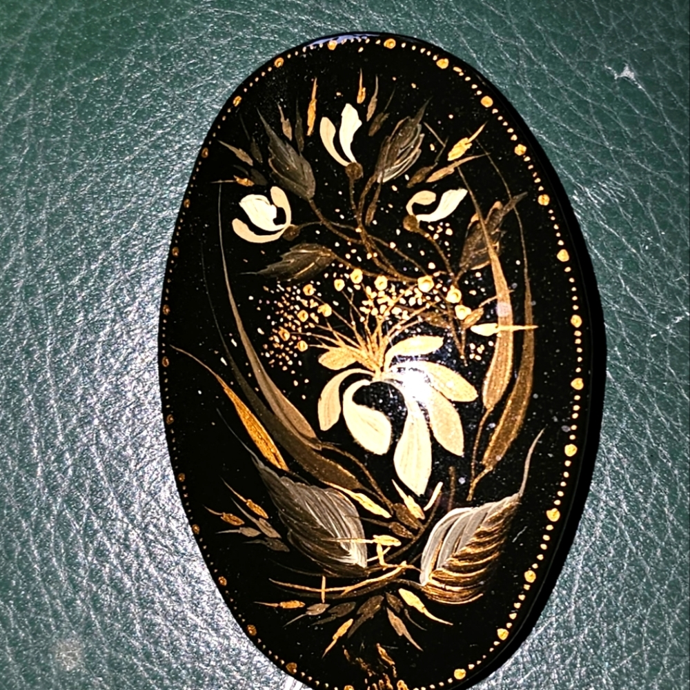 Russian handpainted pin